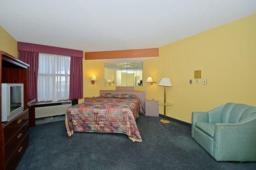 Days & By Wyndham Kalamazoo